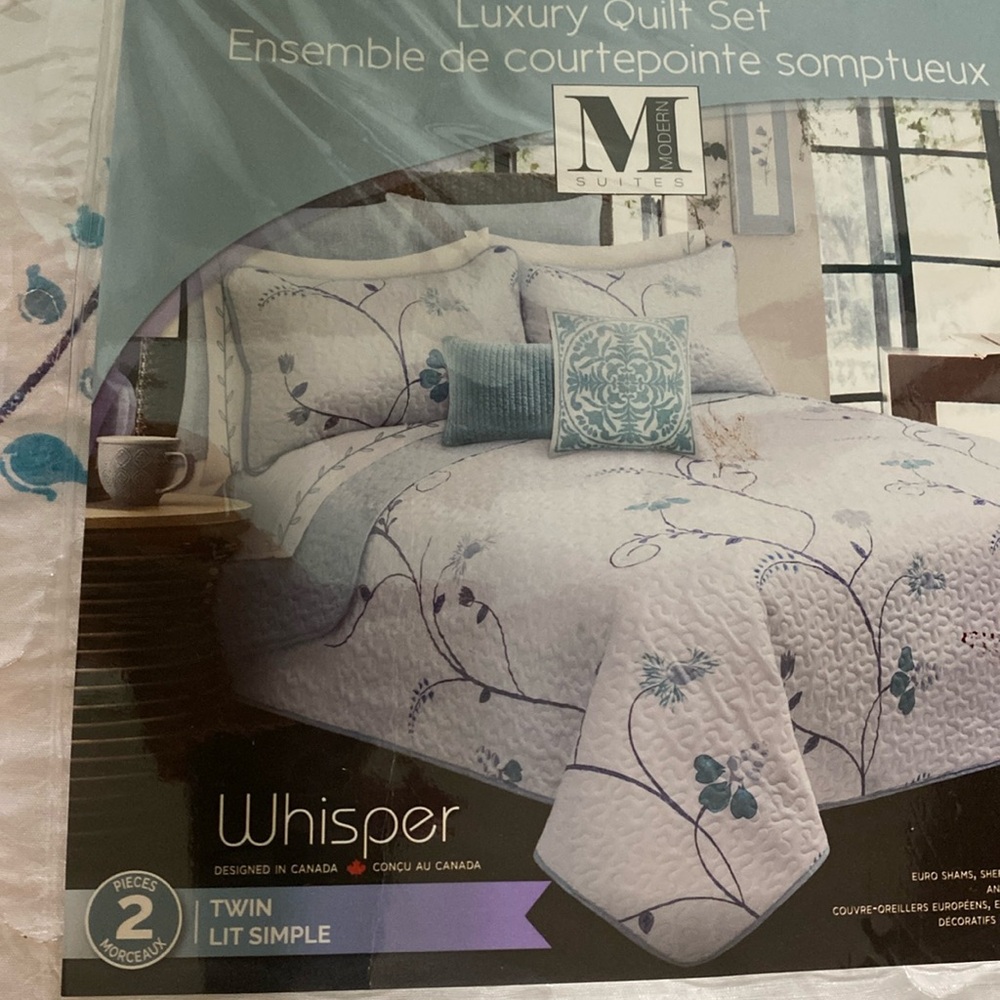 Twin bed quilt and pillow sham, new in package
